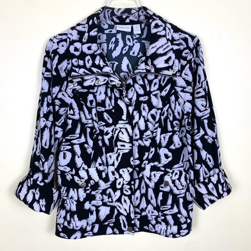 ZENERGY by CHICO'S Zip front bold geometric print black & white jacket, Size 8